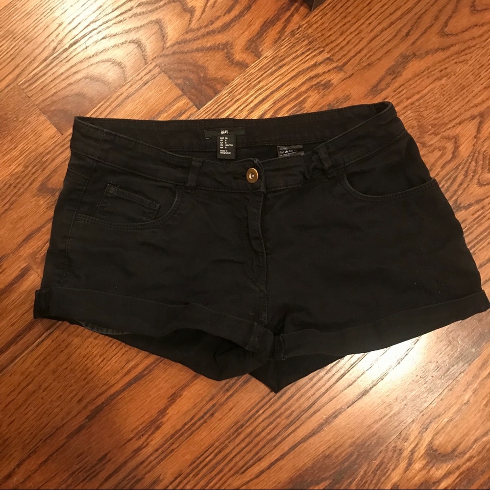 H & M black jean shorts size 8